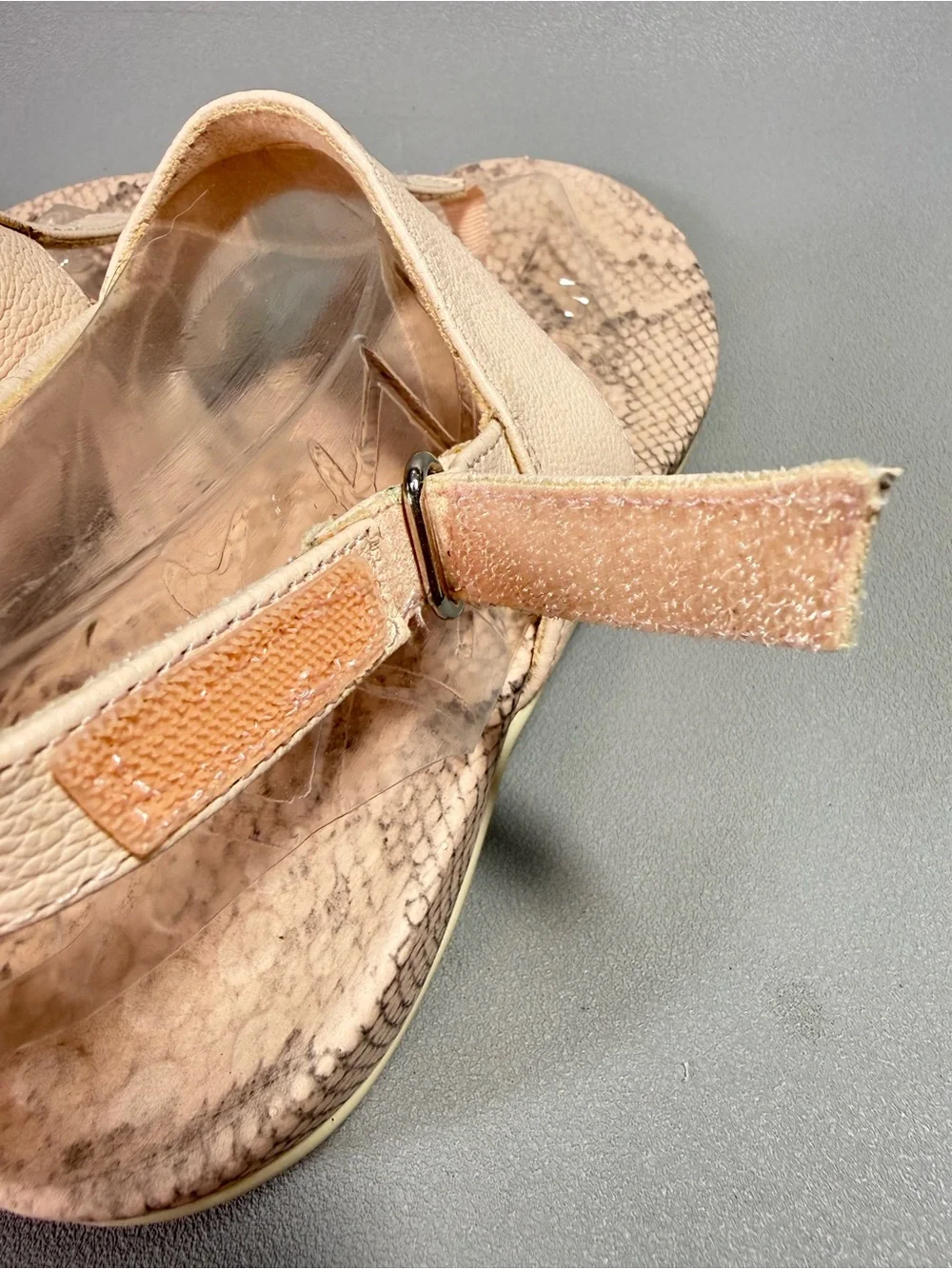 Vionic Tala Neutral Pink Snakeskin Printed Leather Slingback Thong Sandals